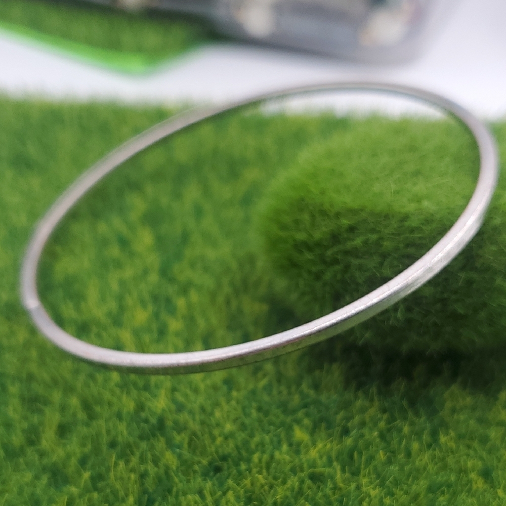 Elegant Silver Tone‎ Bangle Bracelet B458